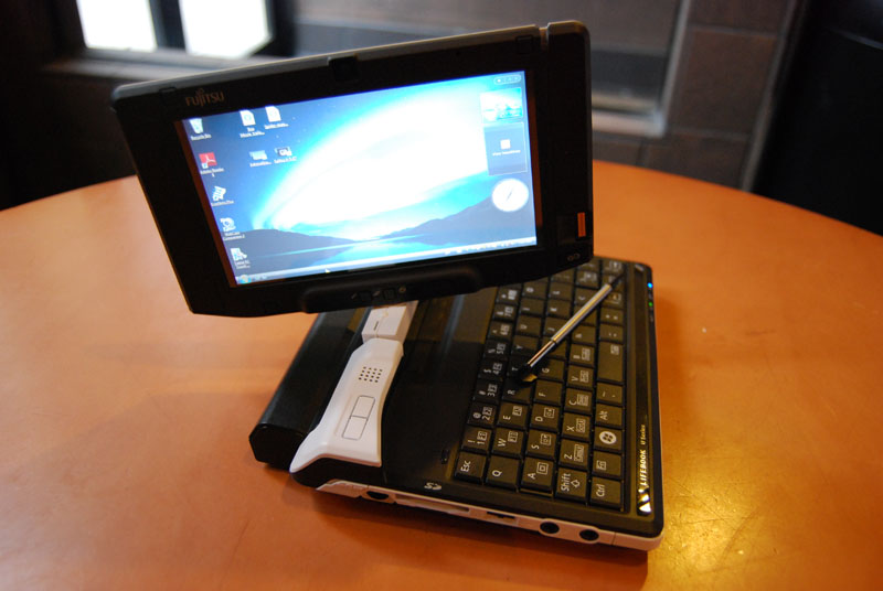Illustration for article titled Hands On With Fujitsu's $999 LifeBook U810 UMPC